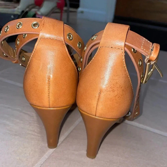 ISOLA DAMAR BROWN HEELED SANDAL WRAP AROUND STRAPS WITH GROMMET DETAIL SIZE 7.5 - Picture 13 of 15